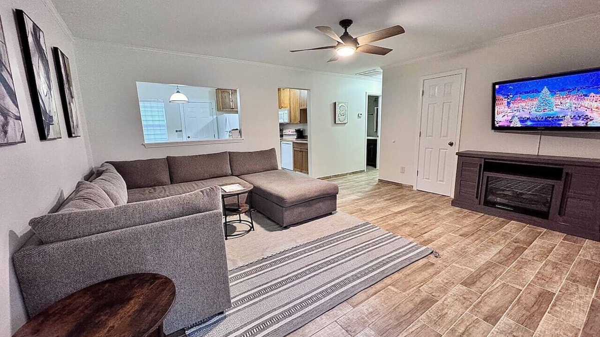 Burton Apartment | Cozy And Centrally Pet Friendly