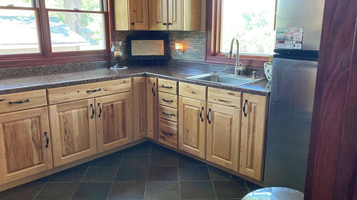 Chadron Cottage | Cozy and clean cottage with lots of character!