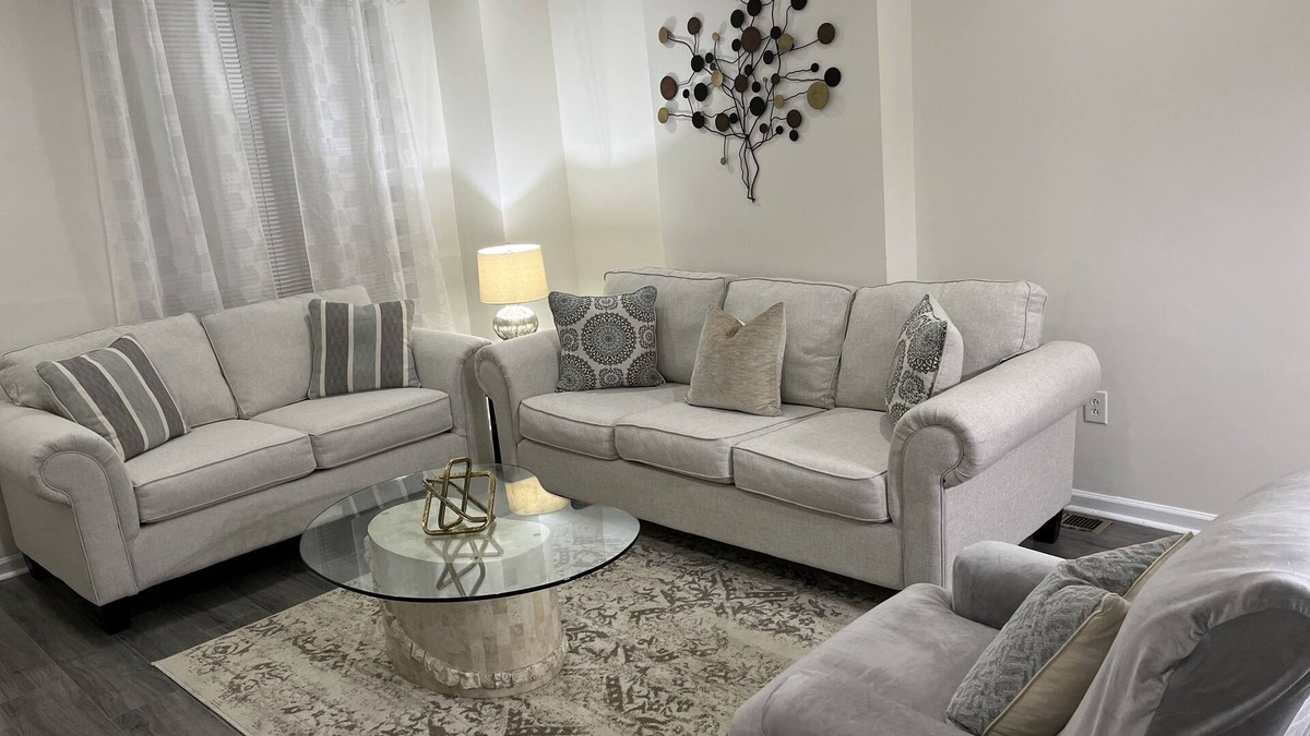 South Philadelphia House | Cozy and Clean home Conveniently located in South Phila.