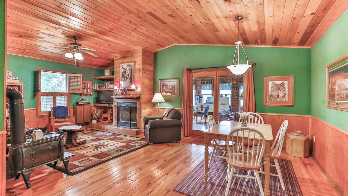 Hinckley House | Cozy and comfortable accommodations in picturesque country setting