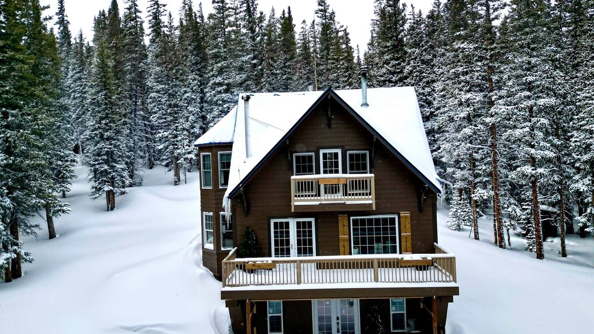 Valley of the Sun Cabin | Cozy and Comfy Mountain Retreat Near Breckenridge Ski Resort