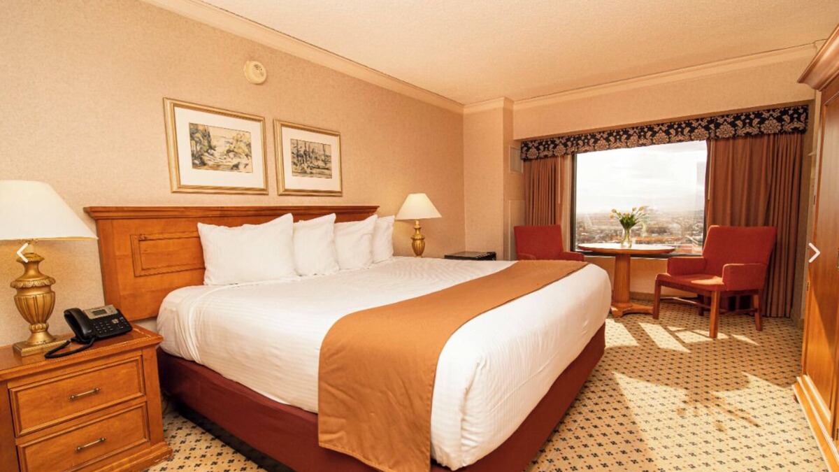 Downtown Reno Hotel | Cozy and convenient weekly stays!