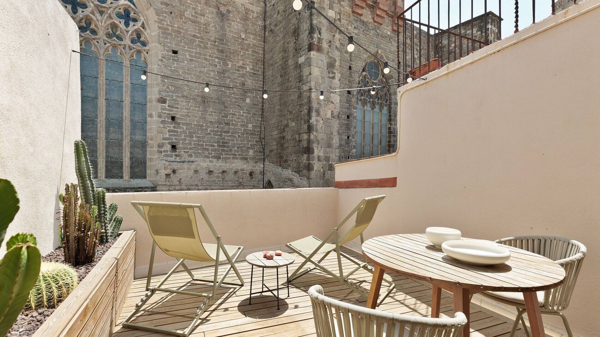 El Born Apartment | Cozy and elegant studio with terrace in the city center