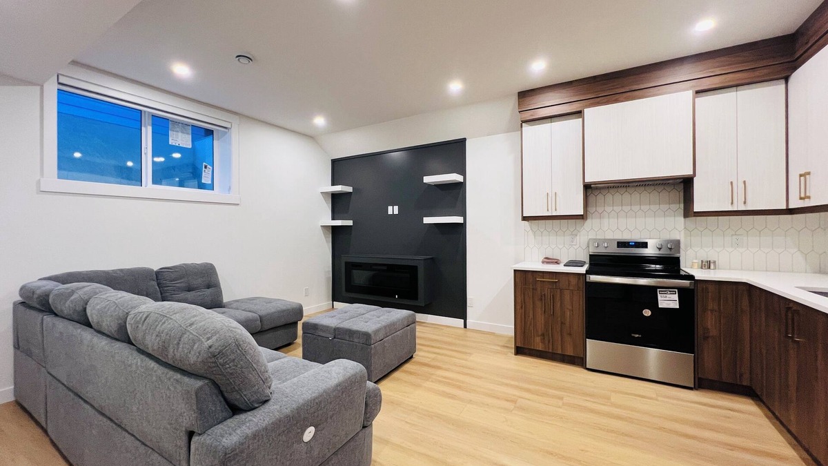 Southwest Calgary House | Cozy and Modern Basement Suite – 10 Minutes from Downtown!
