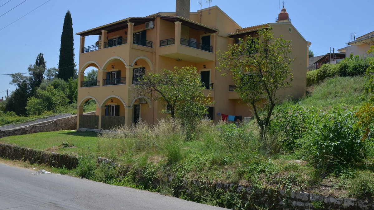 Potamos Apartment | Cozy and Modern Home near Corfu town w/WiFi and Garden Perfect for Families.