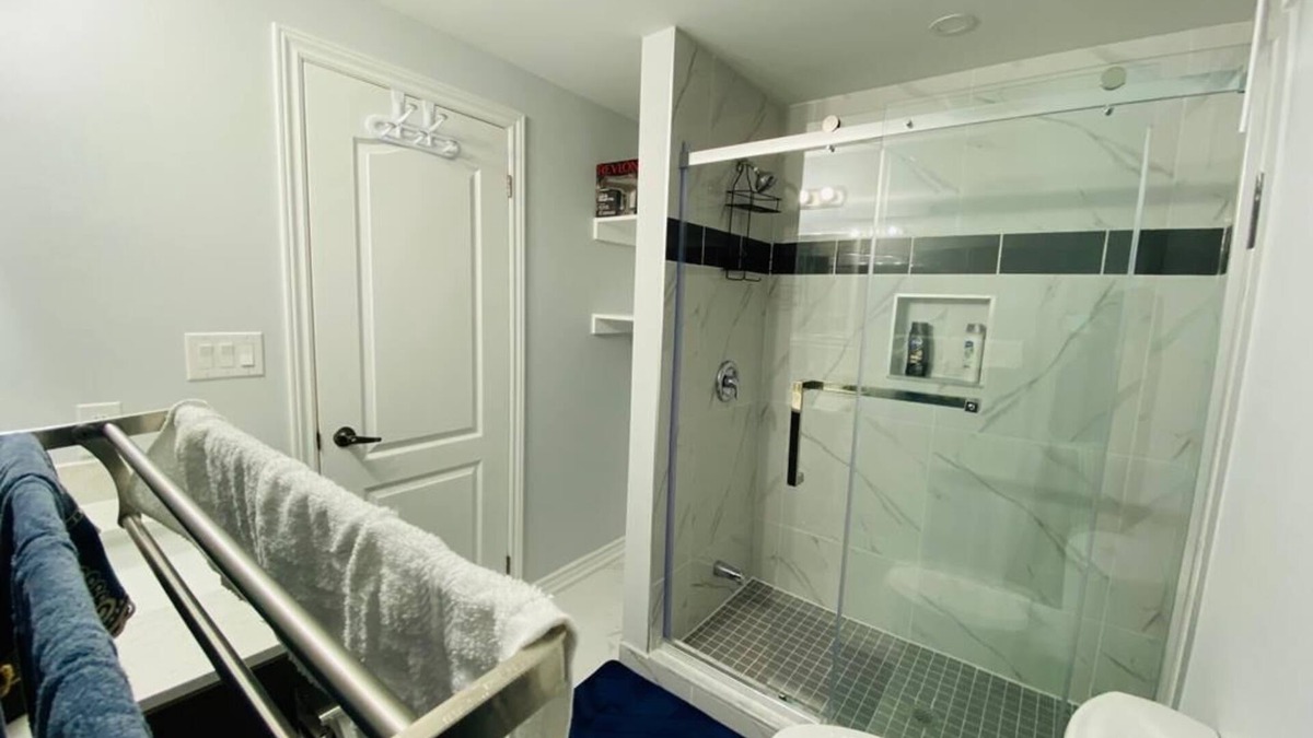 Brampton Apartment | Cozy and New Basement Guest Suite in Brampton, ON