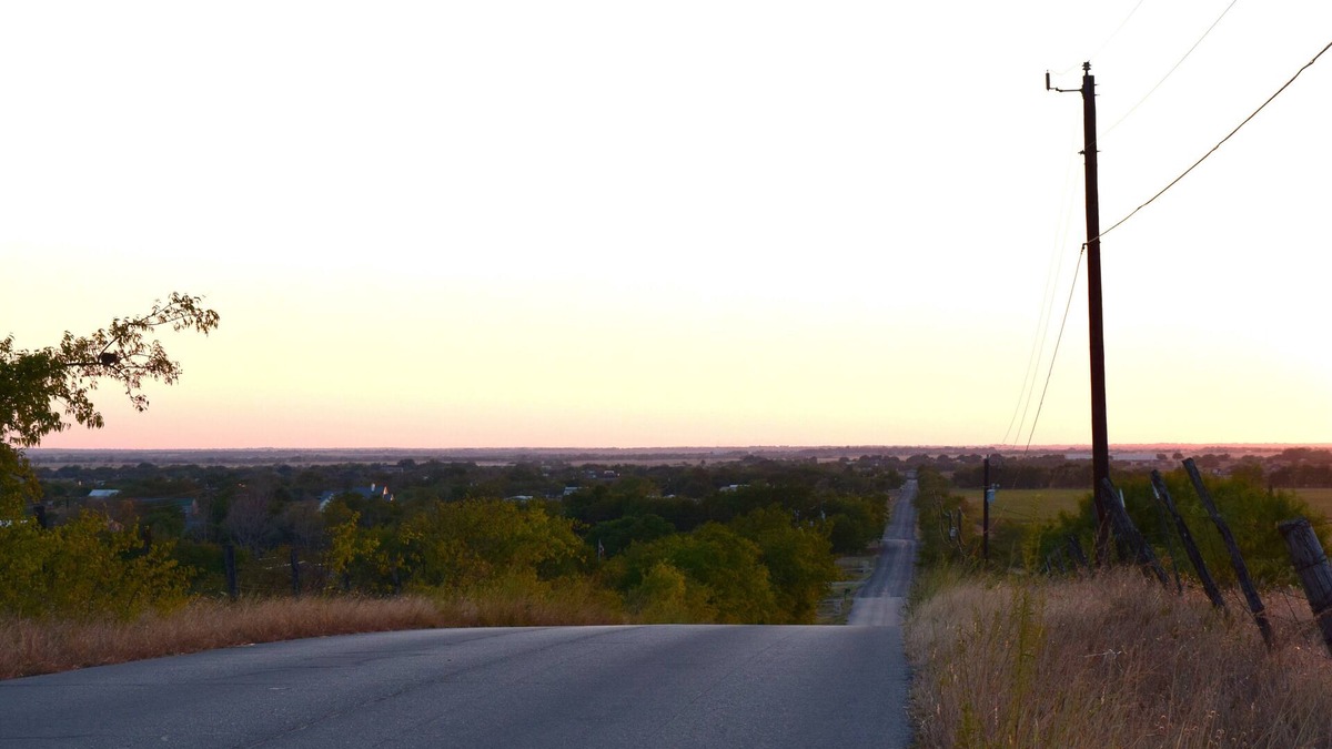 Ponder House | Cozy and peaceful small town guesthouse in quiet neighborhood close to Denton!n