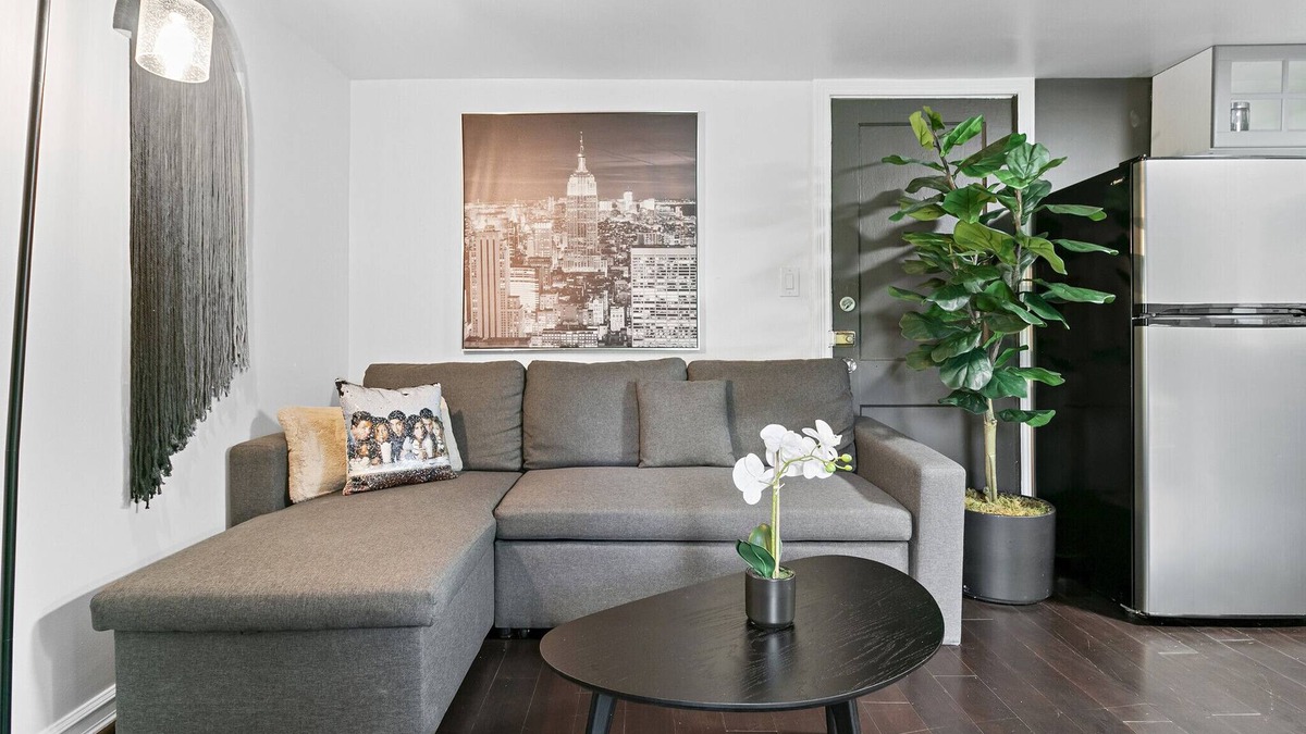Berkley Apartment | Cozy and Quaint 1 Bedroom Home