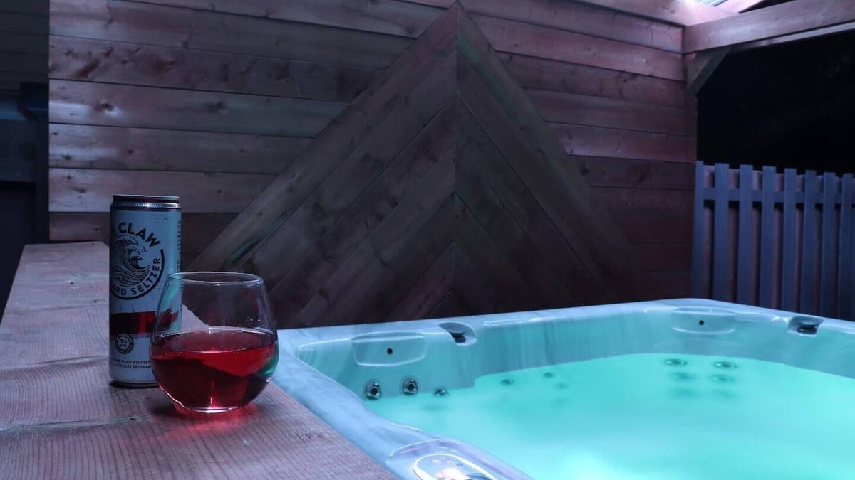 Tumbler Ridge Ski Chalet | Cozy and quiet chalet surrounded by outdoor beauty and adventure. Pet-friendly!