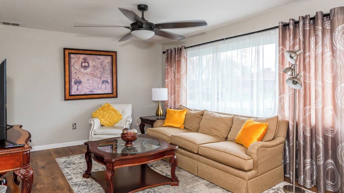 Kettering House | Cozy and relaxing 2br w/private back patio for outdoor dining