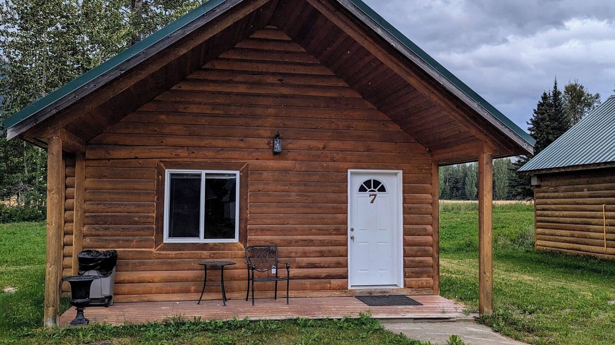 Regional District of Fraser-Fort George Cabin | Cozy and Relaxing Getaway Cabin #7
