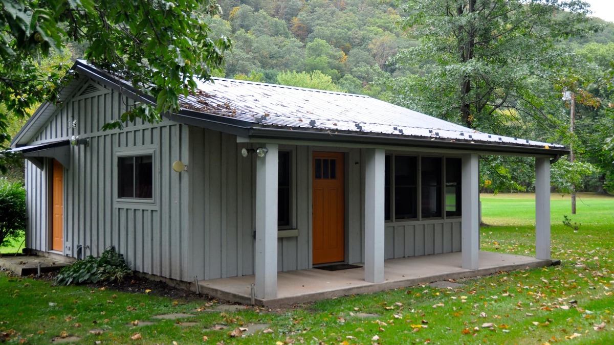 Jersey Mills Cottage | Cozy and relaxing, Modern Creekside, Trailside, Waterfront Cottage, fiber Wifi