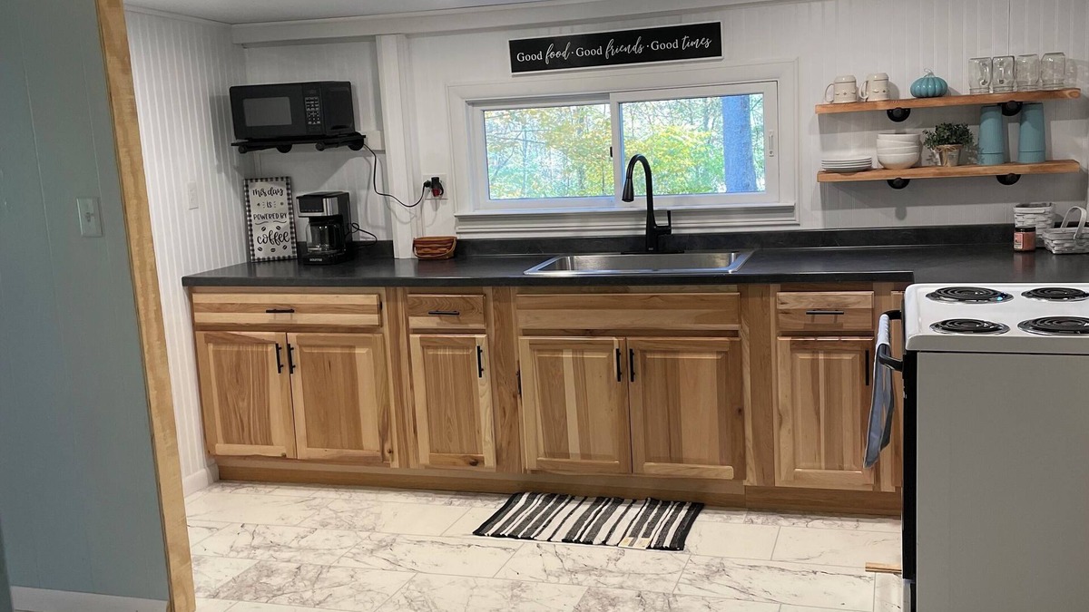 McConnelsville House | Cozy and secluded, recently remodeled 2 bedroom cottage near Muskingum river