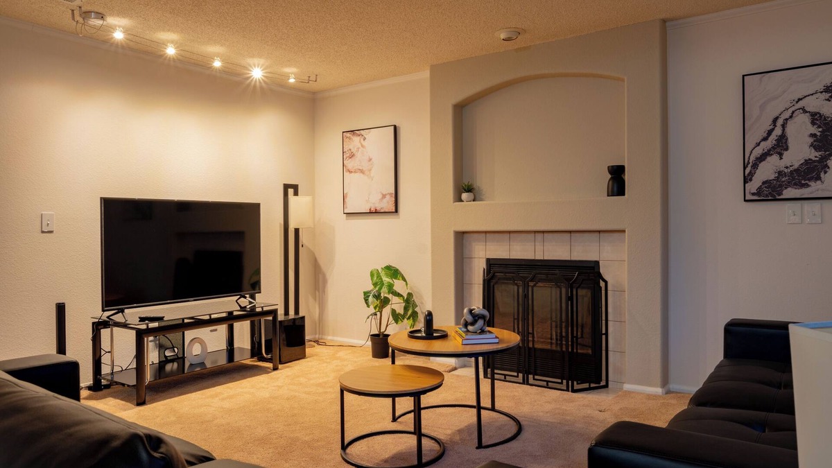 Westridge House | Cozy and Spacious 3BR Home !