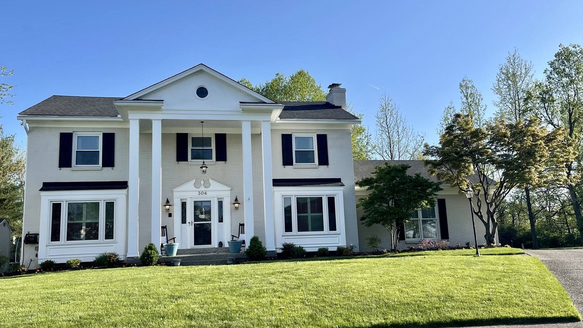 Jeffersontown House | Cozy and Updated Louisville Home with 4 bedrooms and a pool table and gym!