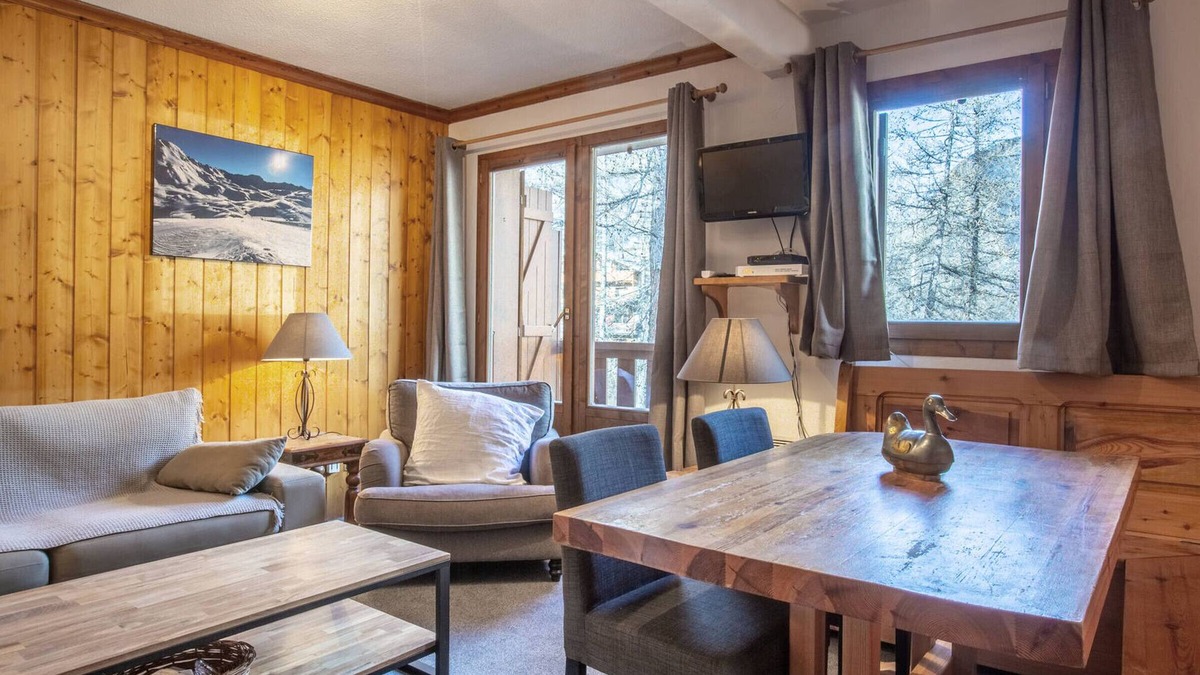 Le Cret Apartment | Cozy and Well-Equipped Apartment with Garage and Wi-Fi in a Quiet Area