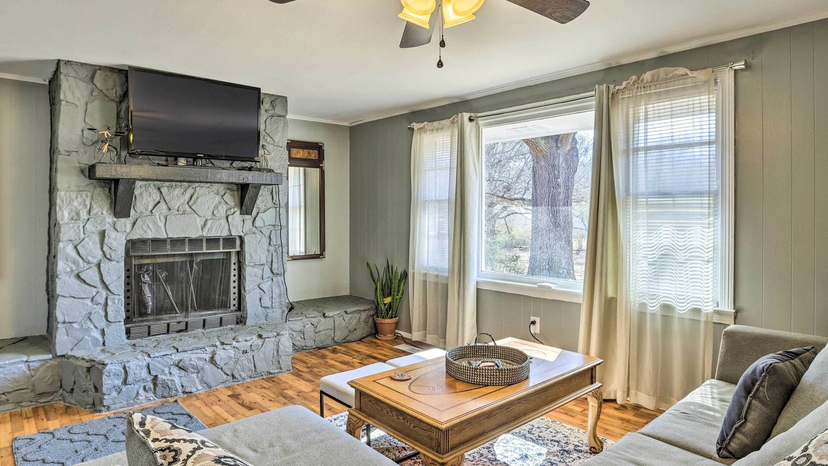 Blue Mountain House | Cozy Anniston Vacation Rental w/ Yard