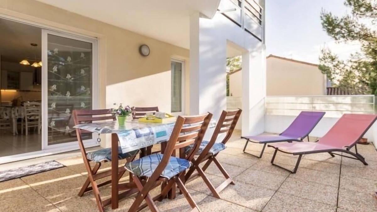 Saint-Brevin-l'Ocean Apartment | Cozy Apartment with Terrace, Parking, 300m from Beach in Saint-Brevin-les-Pins