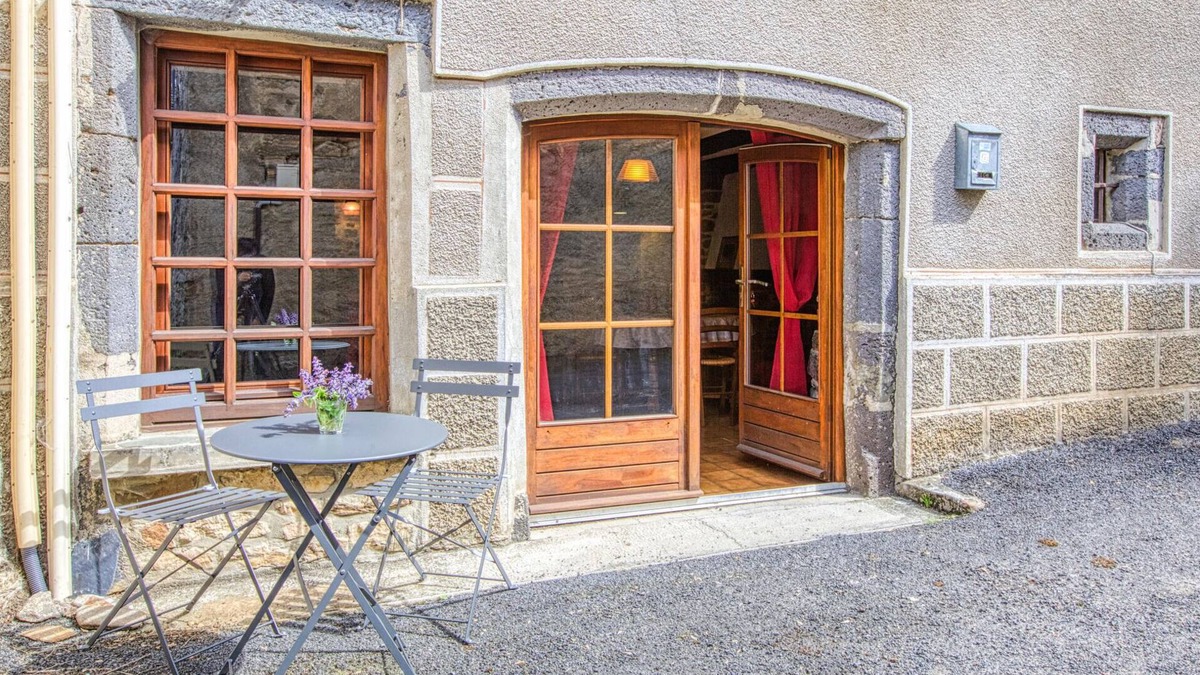 Saint-Chely-d'Aubrac Apartment | Cozy apartment in Saint-Chely-d'Aubrac