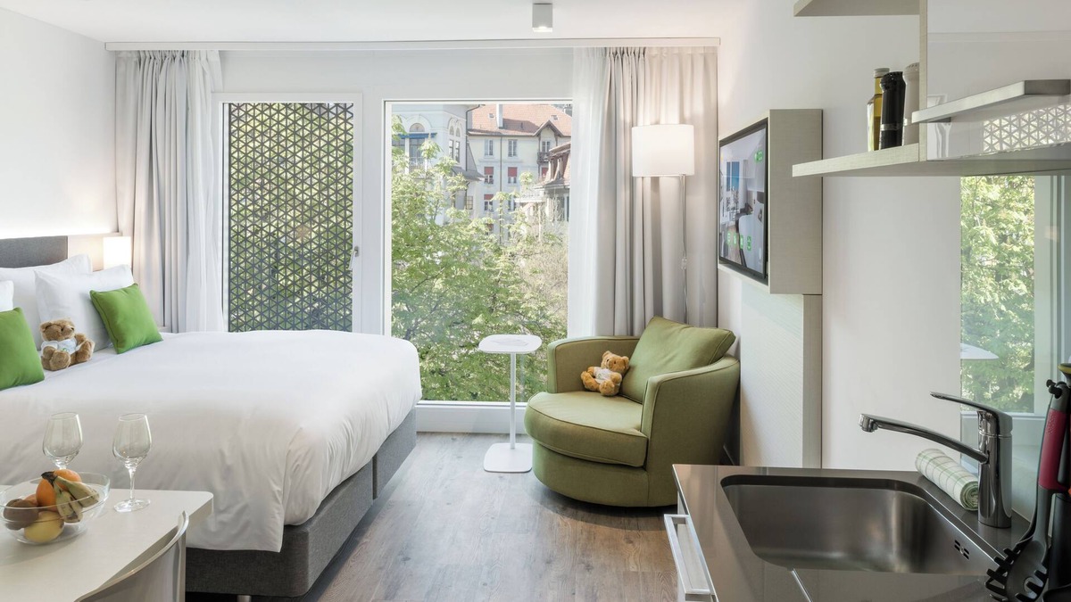 Vevey House | Cozy apart Hotel with 1 bedroom and WiFi, fitness room in enchanting Vevey