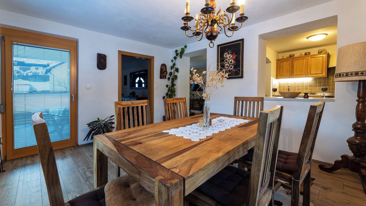 Mojstrana Apartment | Cozy Apartma Lana near mountains in Slovenia!