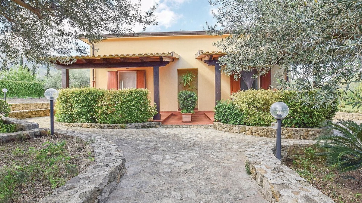 San Nicola l'Arena Apartment | Cozy apartment in San Nicola L'Arena