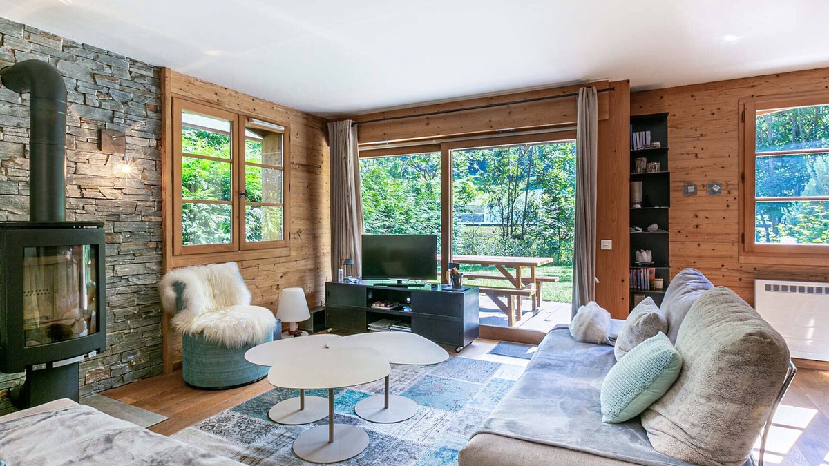 La Clusaz Apartment | Cozy Apartment, 2 Bedrooms, Near Ski Slopes, Terrace, Garage, WIFI