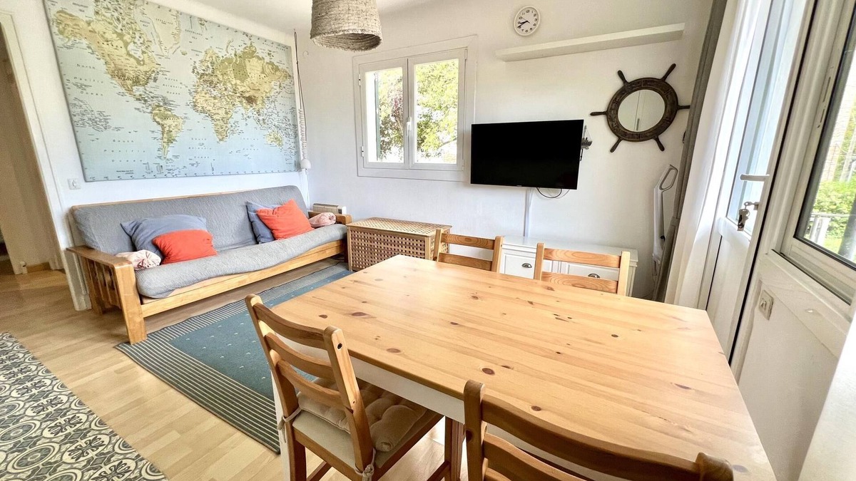Sa Riera Apartment | Cozy Apartment 300 M. from Sa Riera Beach, Begur