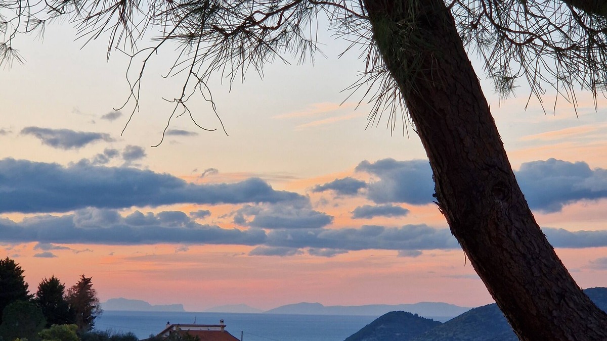 Vatolla Apartment | Cozy apartment 5 minutes from the sea: Villa Samy