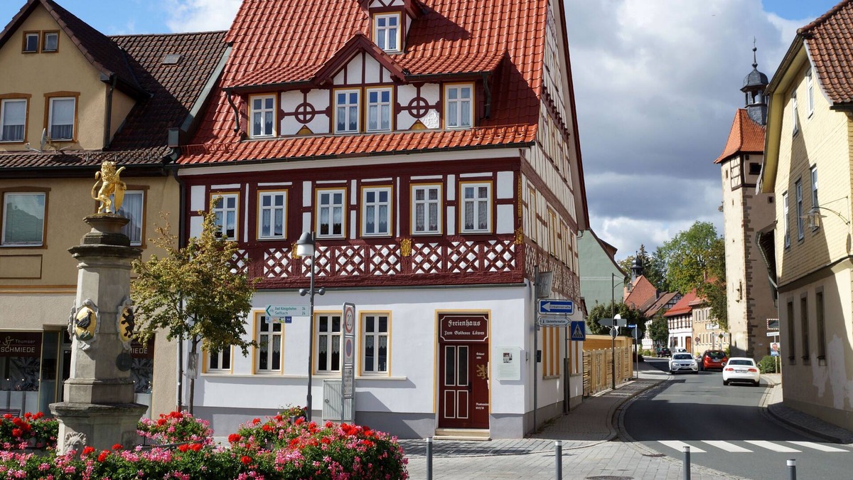 Bad Rodach Apartment | Cozy apartment (56sqm) with a view of the historic Bad Rodach market
