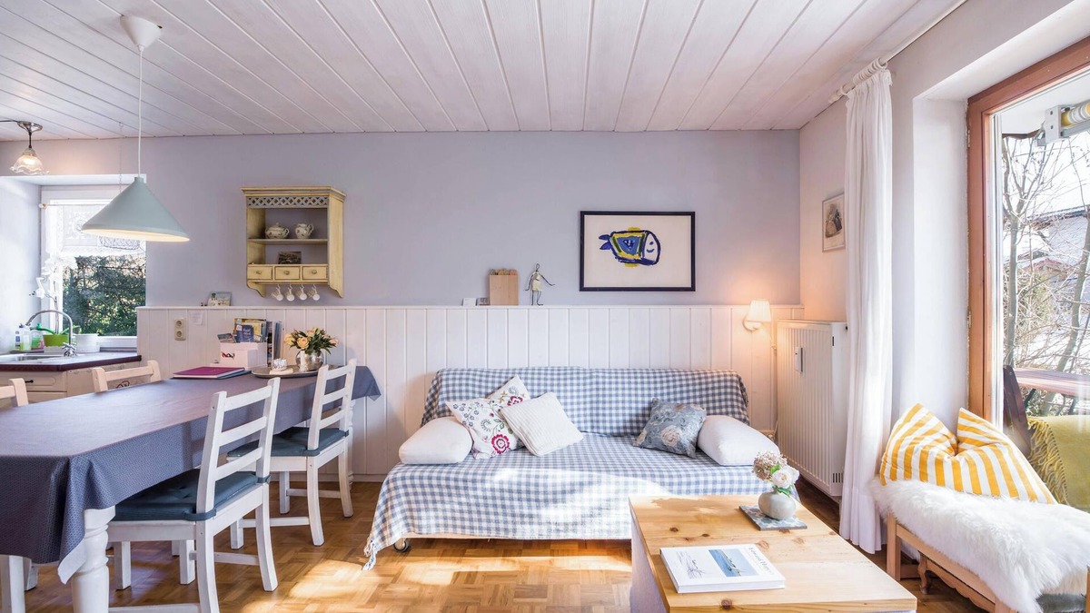 Bergen Apartment | Cozy Apartment Chiemgau Idyll with Mountain View, Wi-Fi, Garden & Terrace
