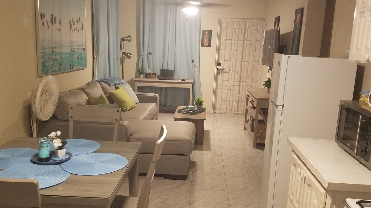 Welches Apartment | Cozy Apartment Close to Beach & Nightlife