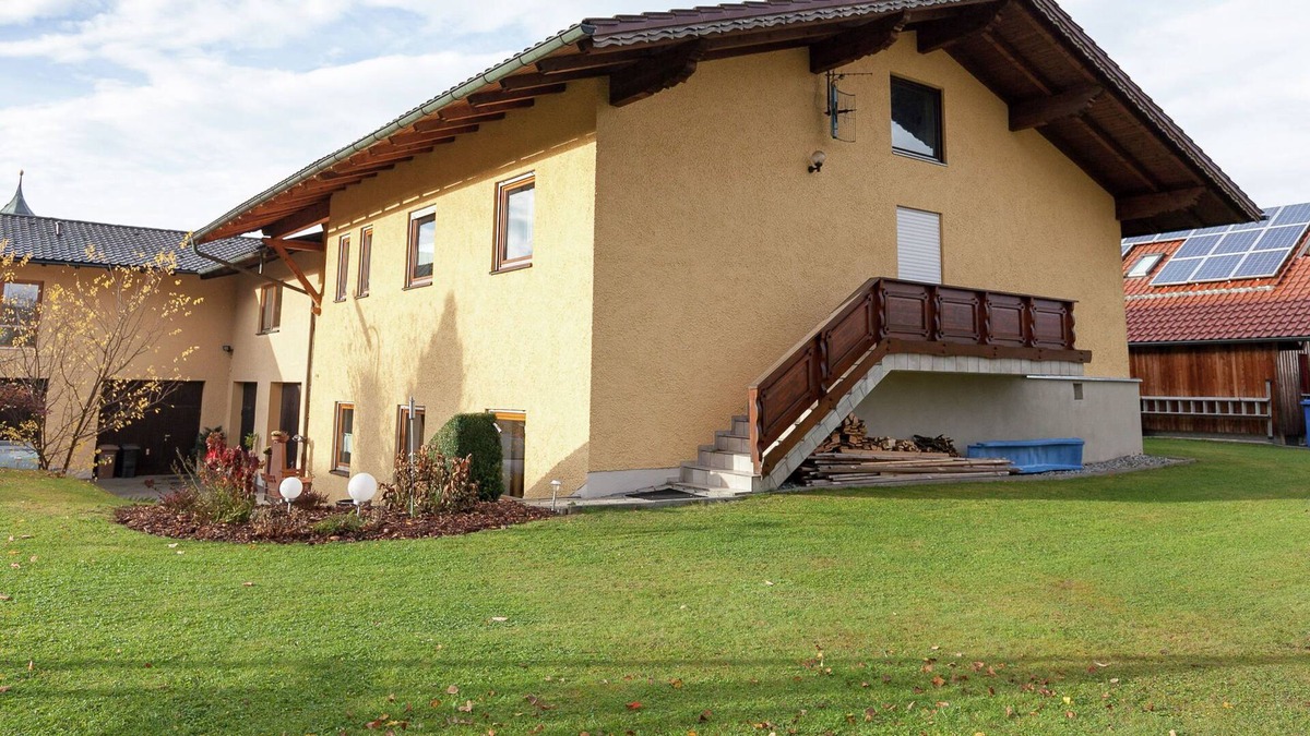 Ruhmannsfelden Apartment | Cozy Apartment in Ruhmannsfelden with Swimming pool