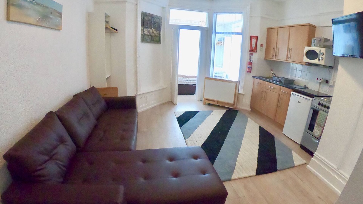 North Shore Apartment | Cozy apartment for 4 in fashionable North Shore