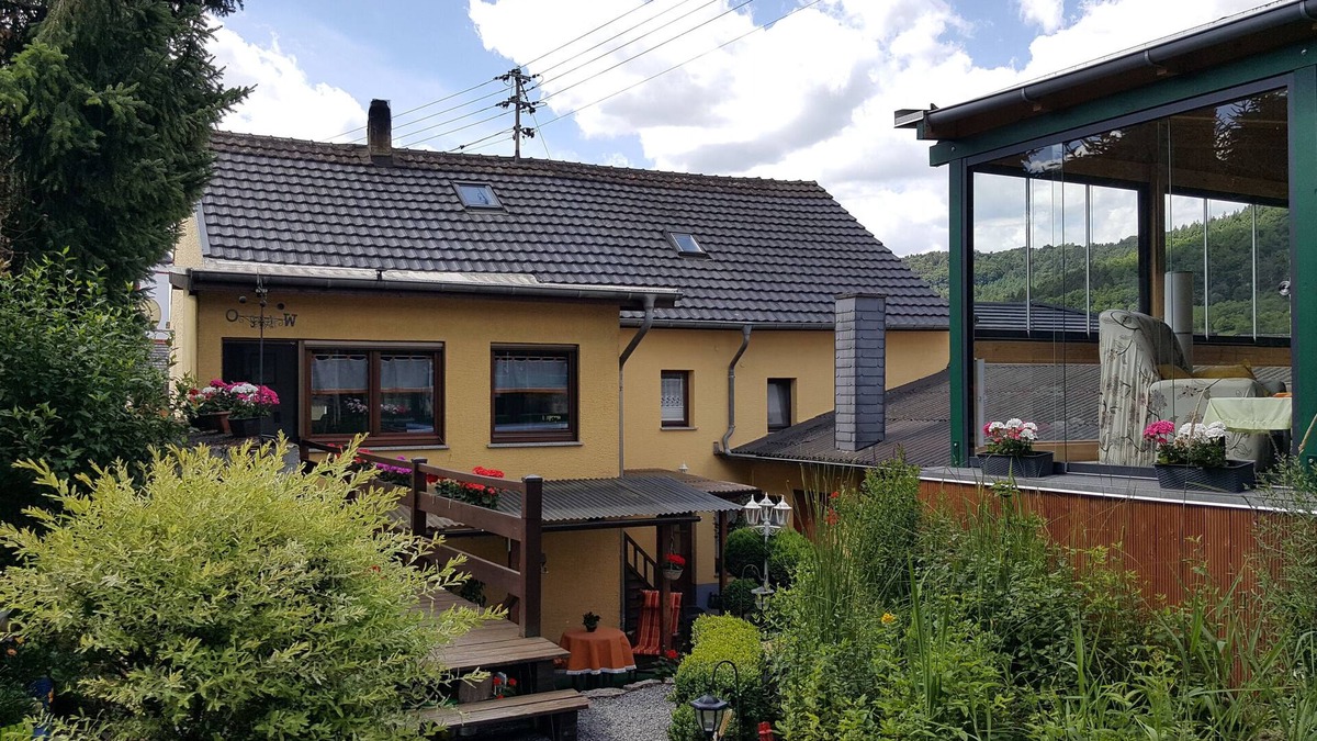 Irrel Condo | Cozy apartment for adults with beautiful outdoor facilities