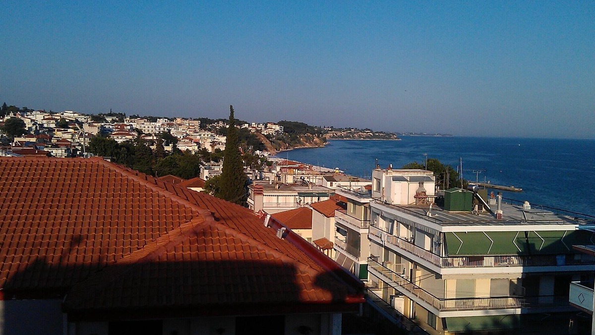 Kallikratia Apartment | Cozy apartment, 60 meters from the sea .