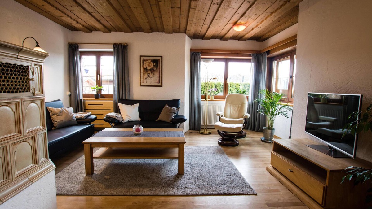 Rimsting Apartment | Cozy apartment in a very quiet location with terrace u. Tiled stove near Chiemsee