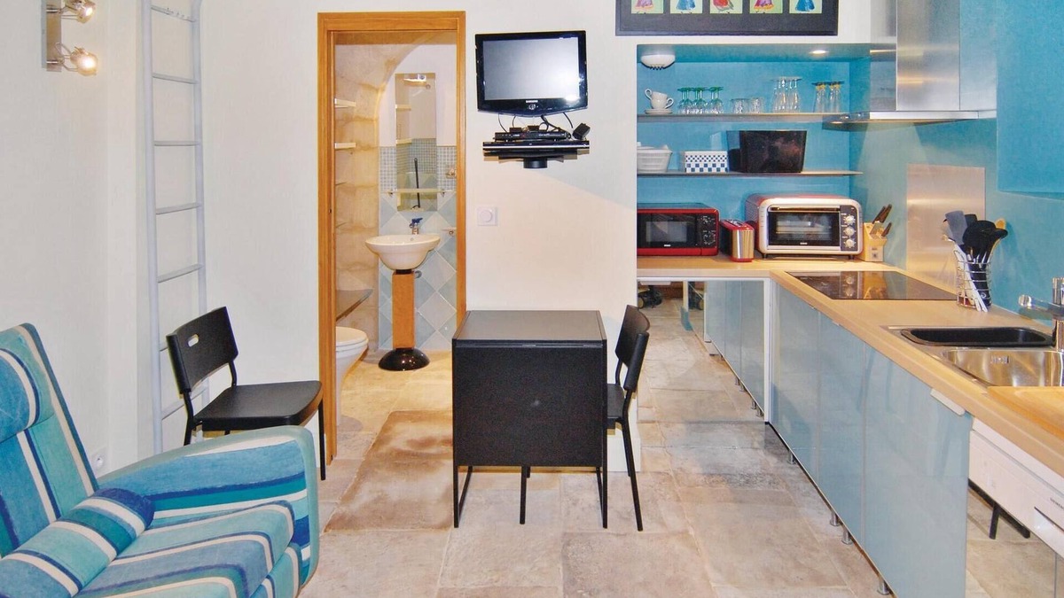 Beaucaire Apartment | Cozy apartment in Beaucaire with WiFi