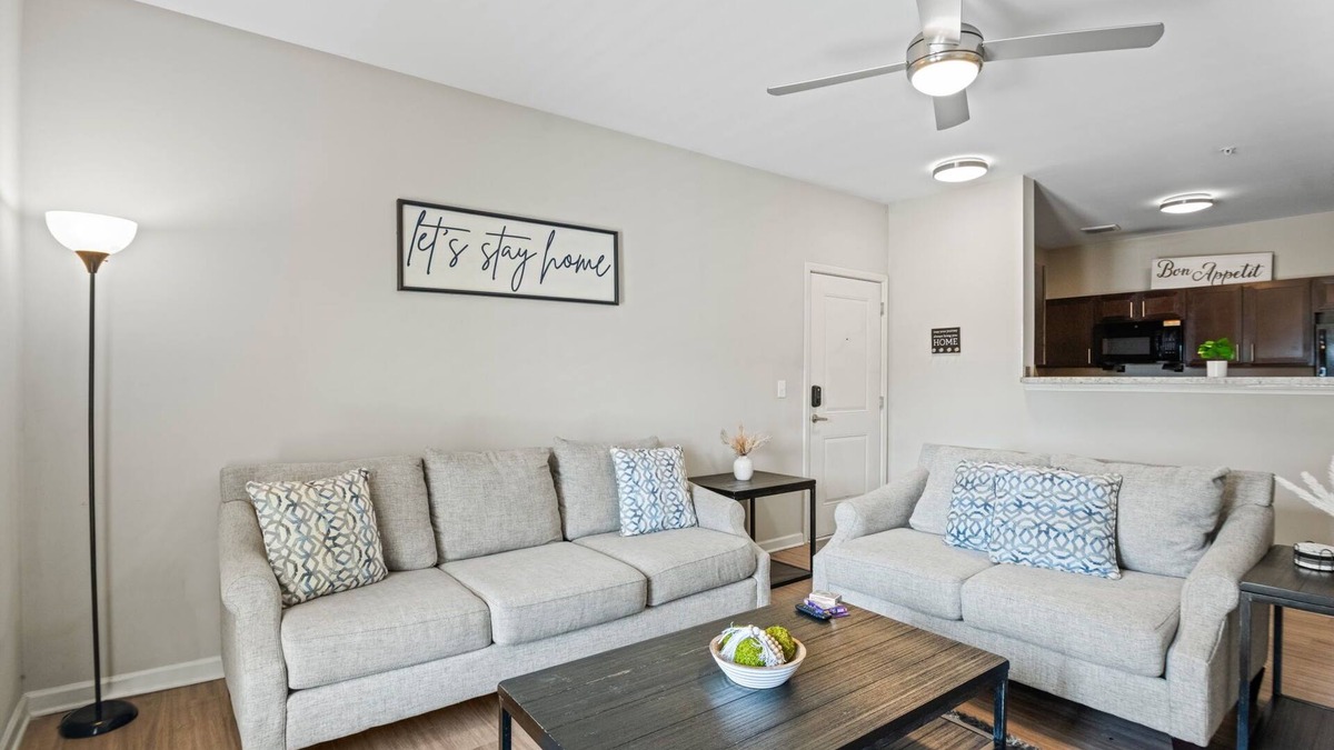 Union City Apartment | Cozy apartment in Comfy Stay by ATL Airport + Pool Access.