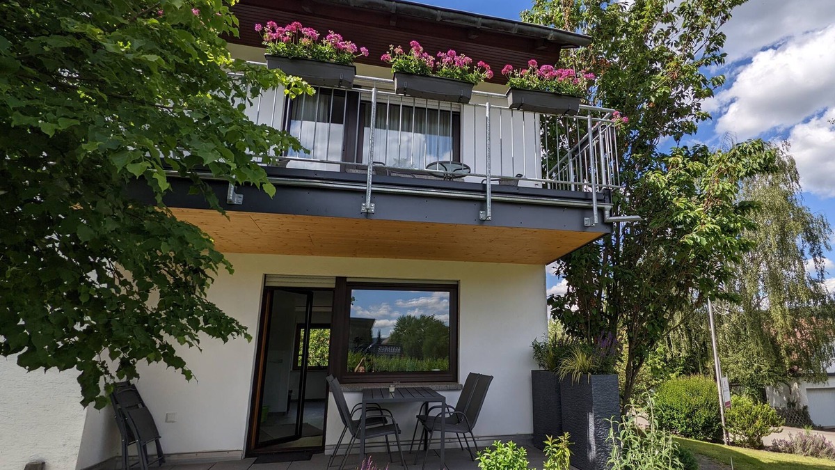 Osann-Monzel Apartment | Cozy apartment in a winery with a large balcony in Osann - Monzel an der Mosel