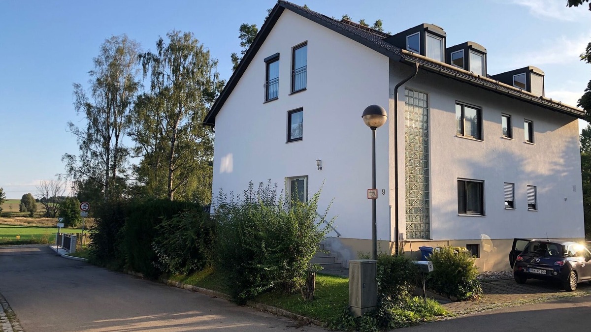 Dachau District Apartment | Cozy apartment in the country for 6 people - 25 minutes to Munich