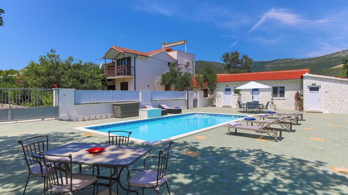Rudine Apartment | Cozy apartment in Kastel Novi