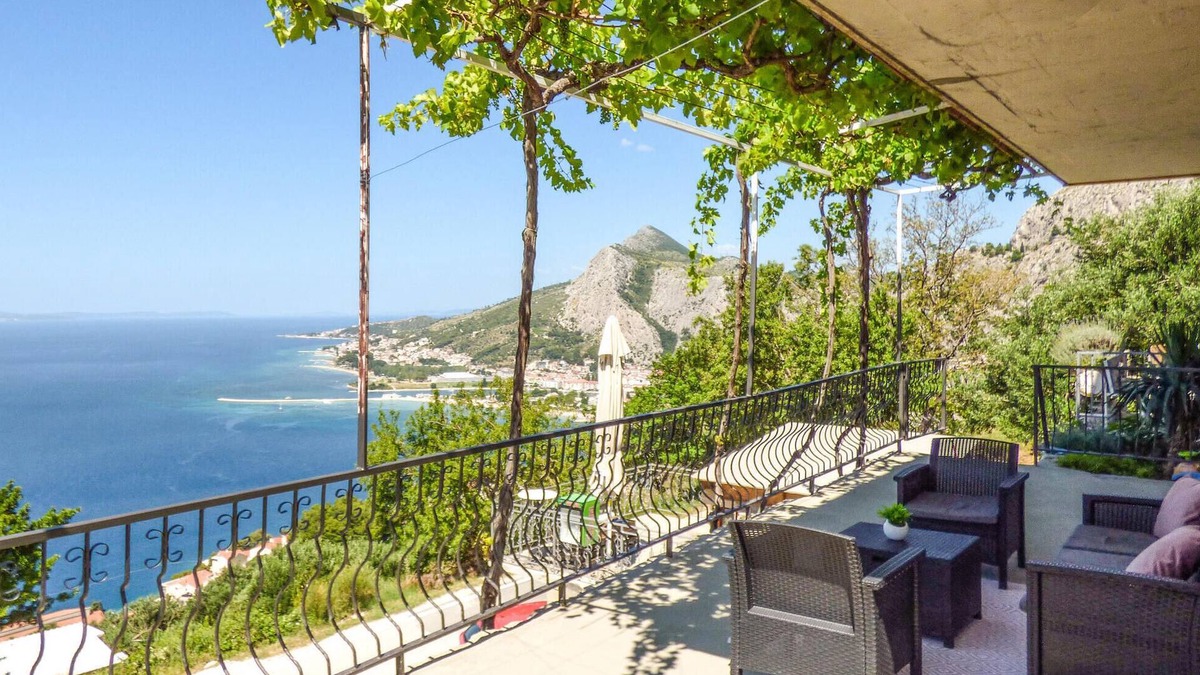 Borak Apartment | Cozy apartment in Omis with WiFi