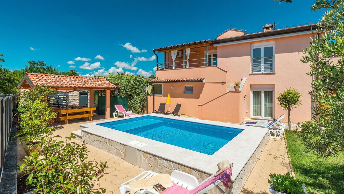 Zbandaj Apartment | Cozy apartment in Porec with WiFi