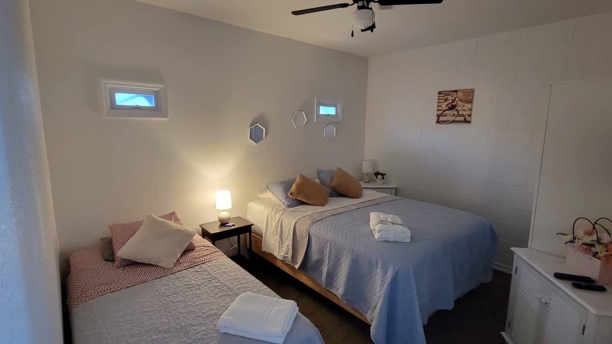 Orlando Apartment | Cozy Apartment in S Orlando, approx. 20 minutes away from Disney and Universal.