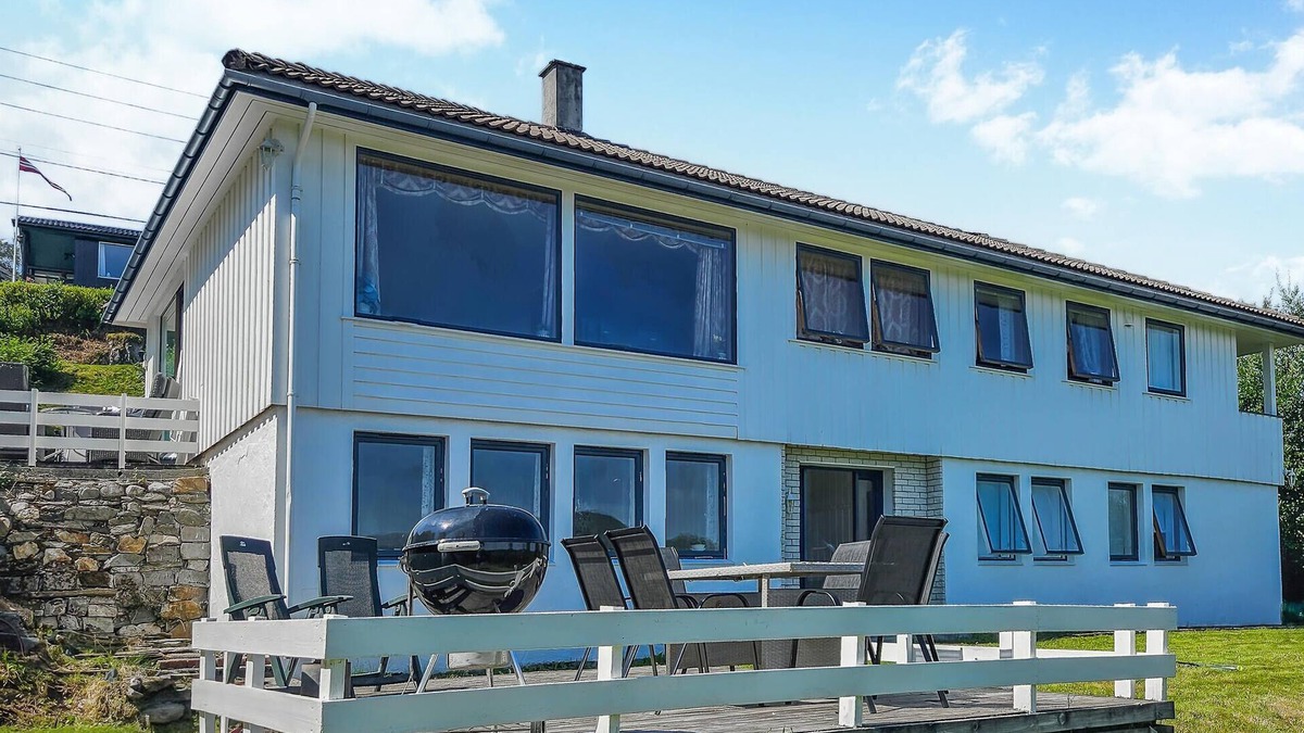 Sveio Apartment | Cozy apartment in Sveio with kitchen