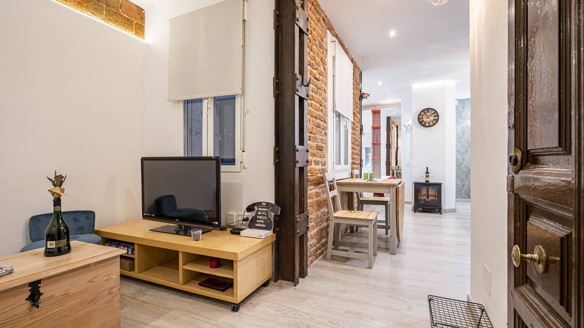 Lista Apartment | COZY APARTMENT IN THE SALAMANCA NEIGHBORHOOD JOG48