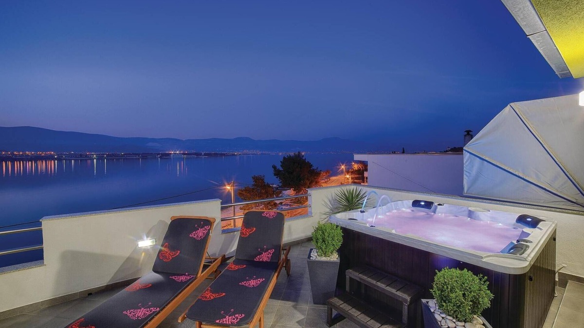 Municipality of Trogir Apartment | Cozy apartment in Trogir with sauna