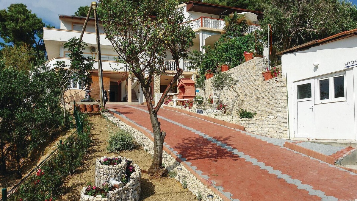 Vlasici Apartment | Cozy apartment in Vlasici with WiFi