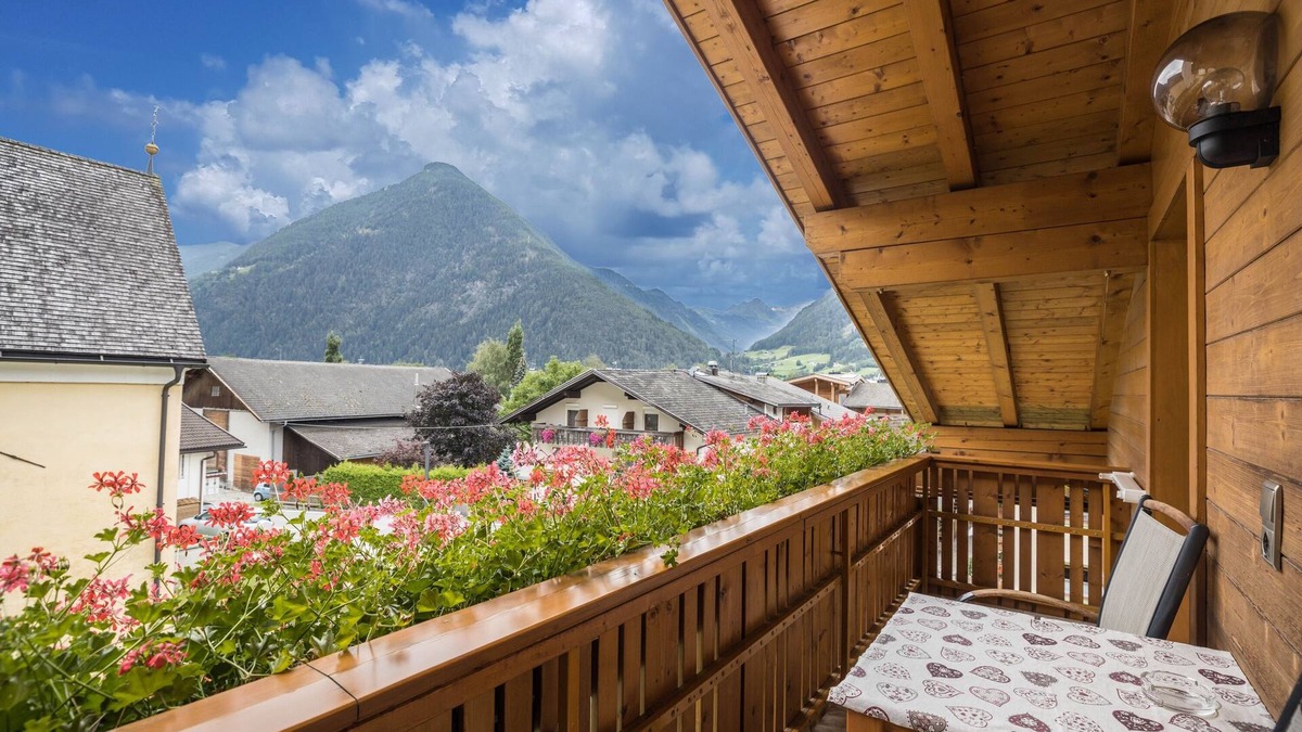 Caminata di Tures Apartment | Cozy Apartment "Arnika - Mesnerhof" with Mountain View, Wi-Fi, Balcony & Garden